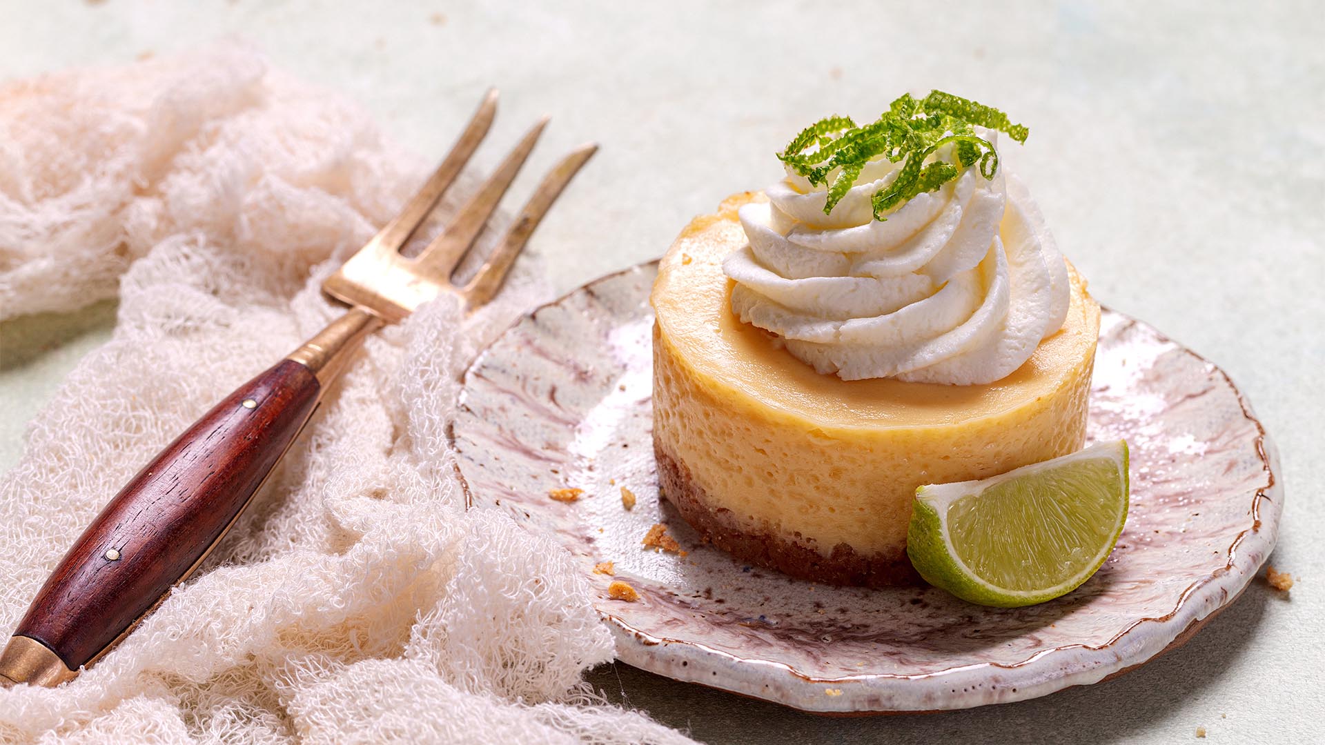 key lime pie on plate